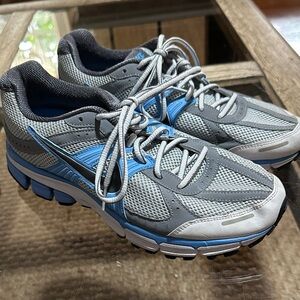 Nike Fitsole Women’s Sneaker